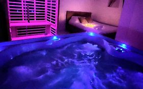 Love Room Jacuzzi Sauna Privatif Marseille
