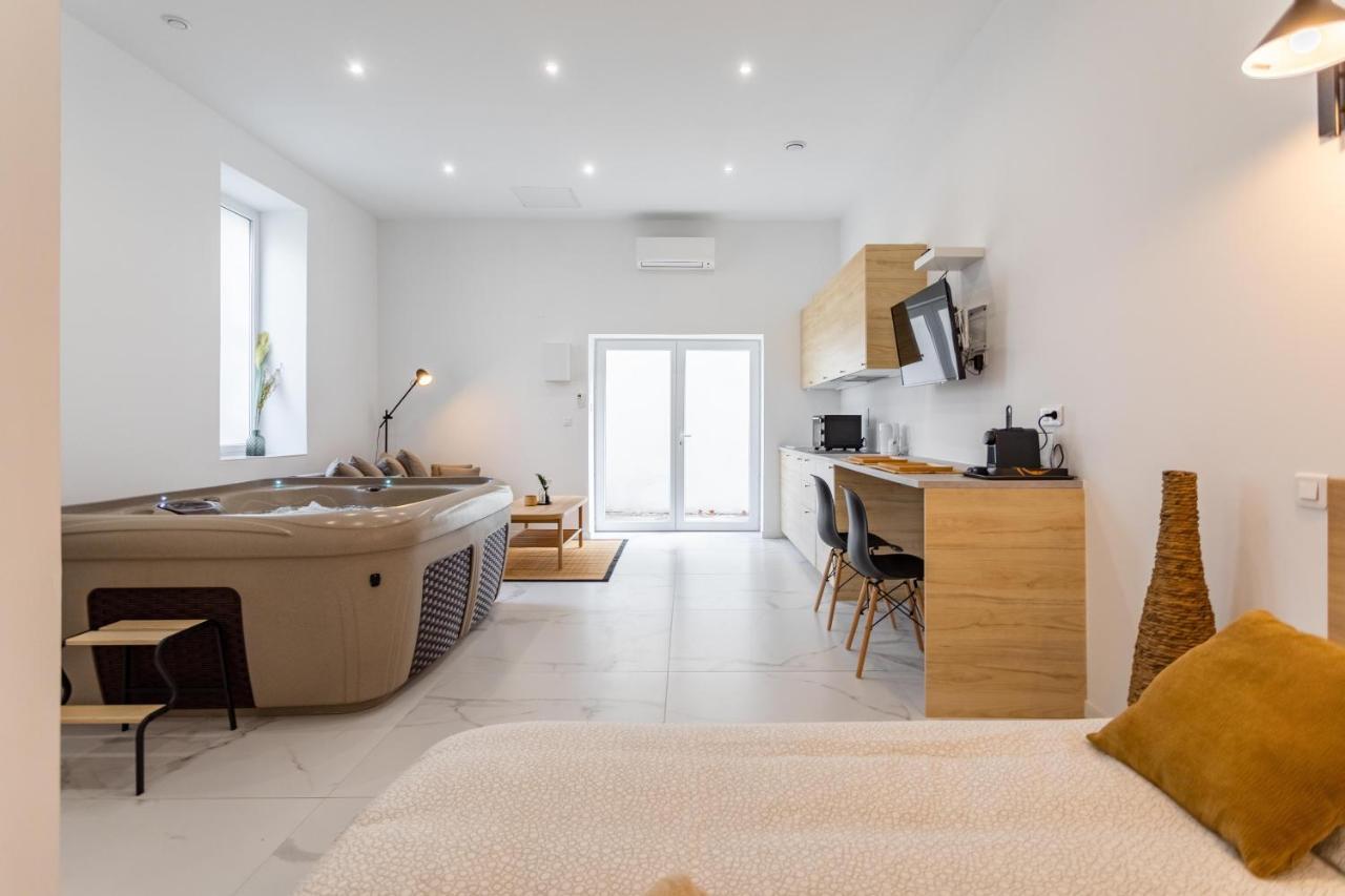 Love Room Jacuzzi Sauna Privatif Marsella Exterior foto
