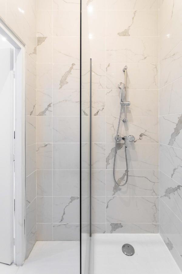 Love Room Jacuzzi Sauna Privatif Marsella Exterior foto
